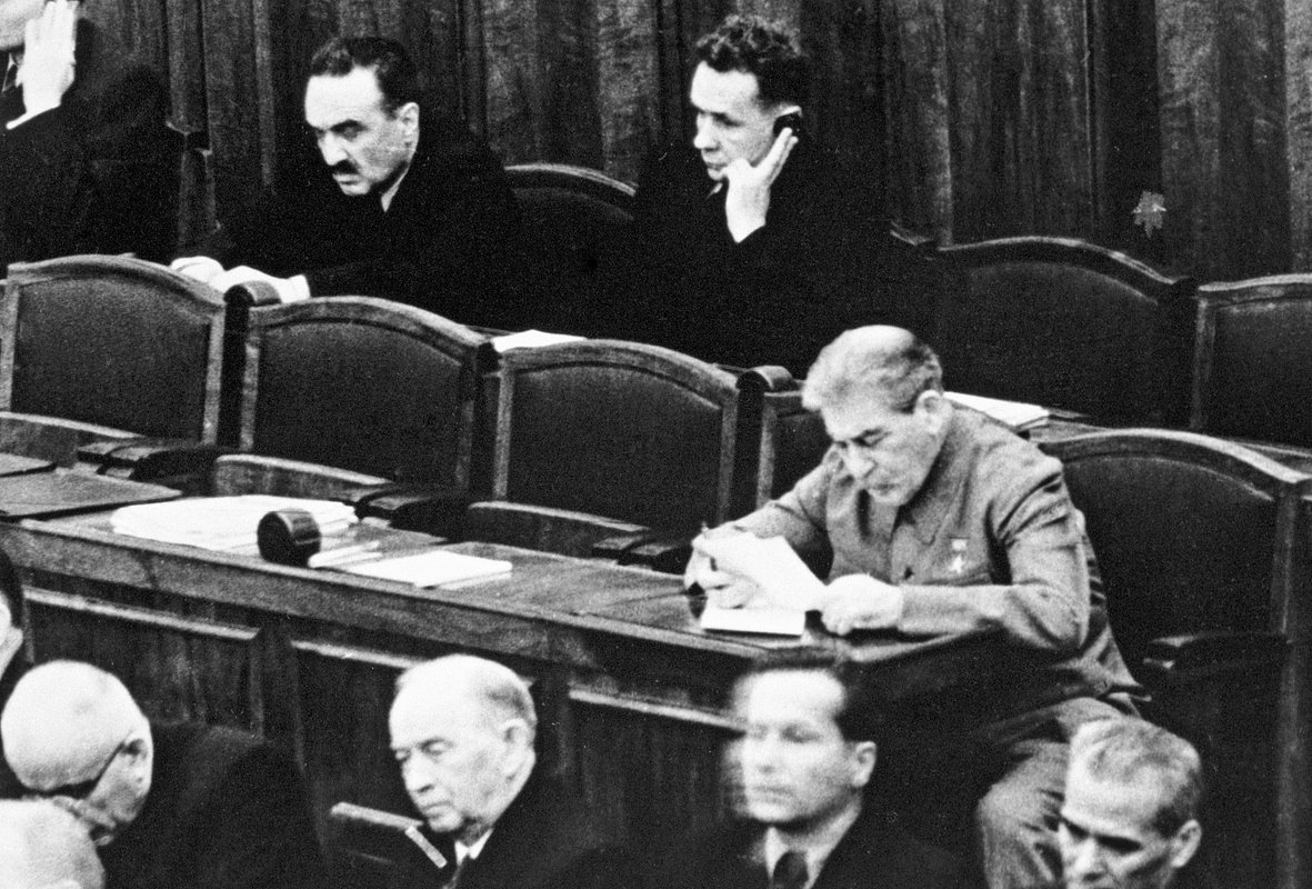 Рабочая лошадка Кремля. Каким был заместитель Сталина, который любил джаз, встречался с Байденом и завез в СССР пепси-колу?