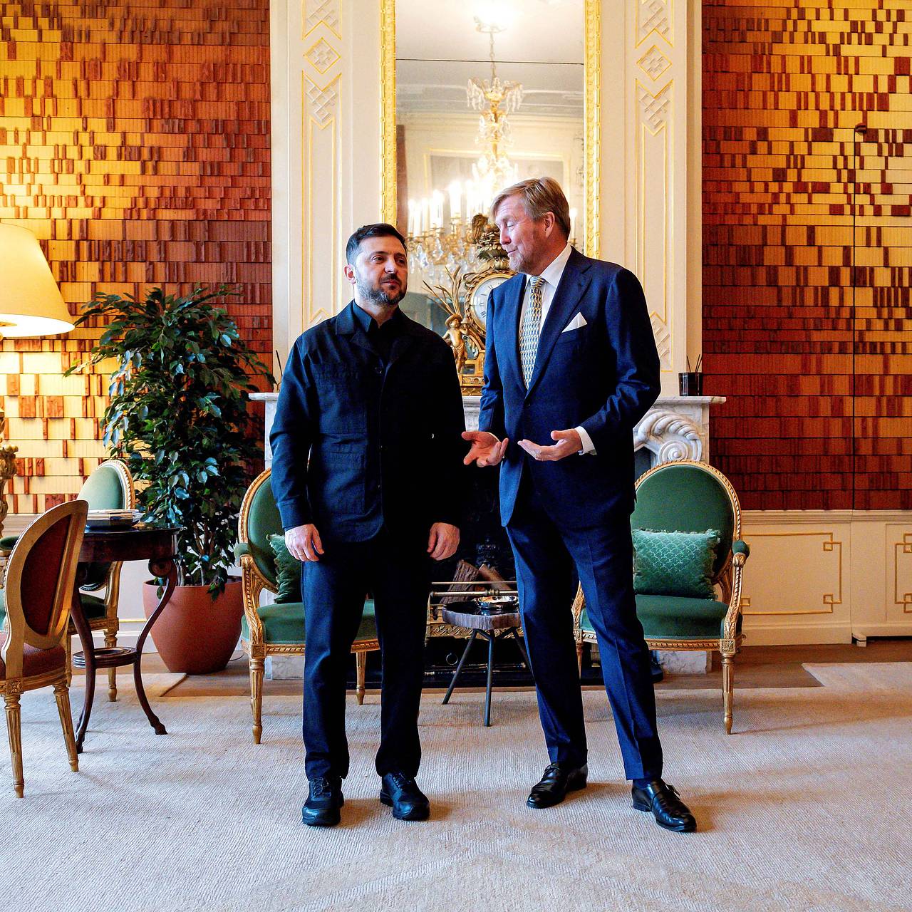 Зеленский обсудил с королем европейской страны продолжение военной помощи Украине