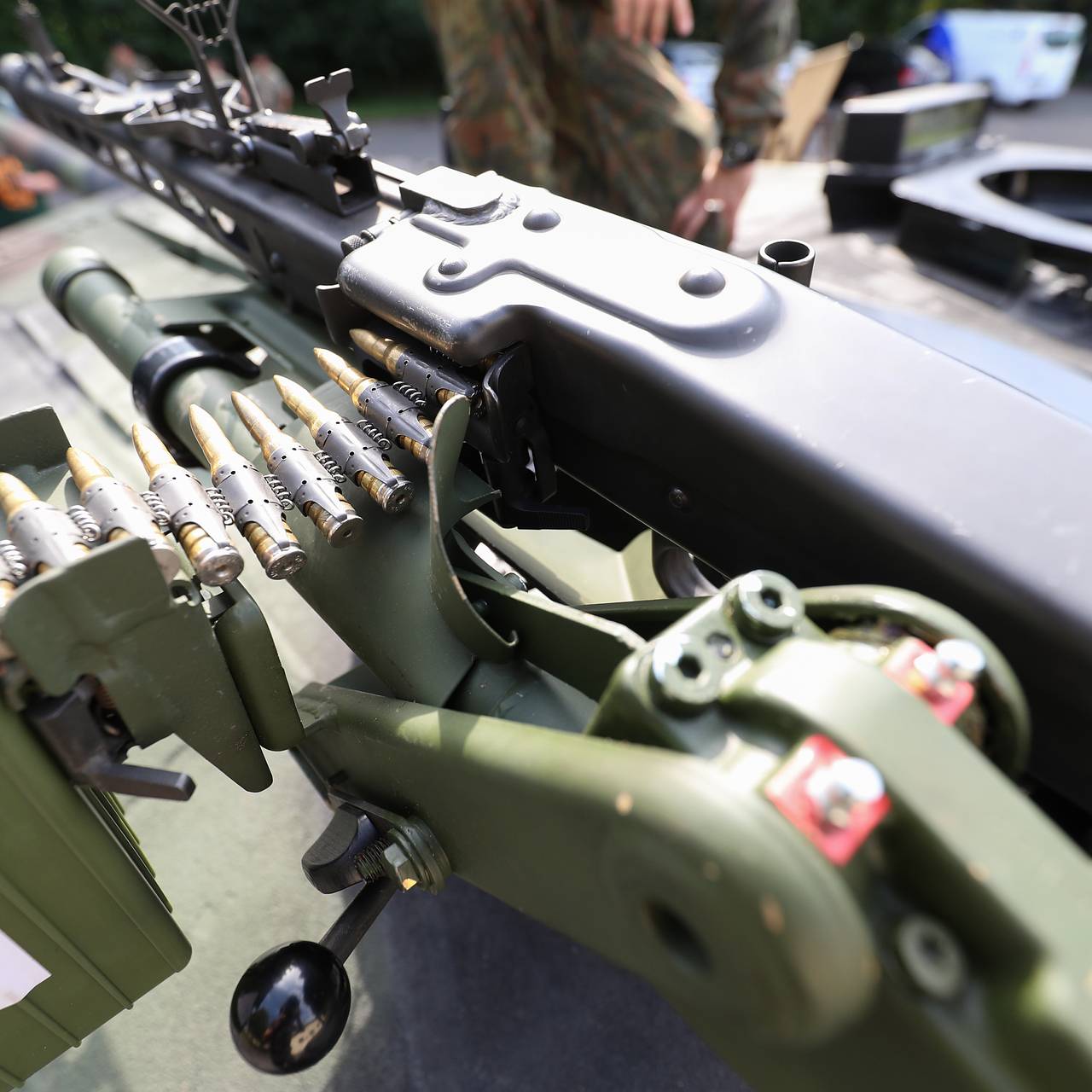 В ЛНР нашли тайник со шведским и немецким оружием