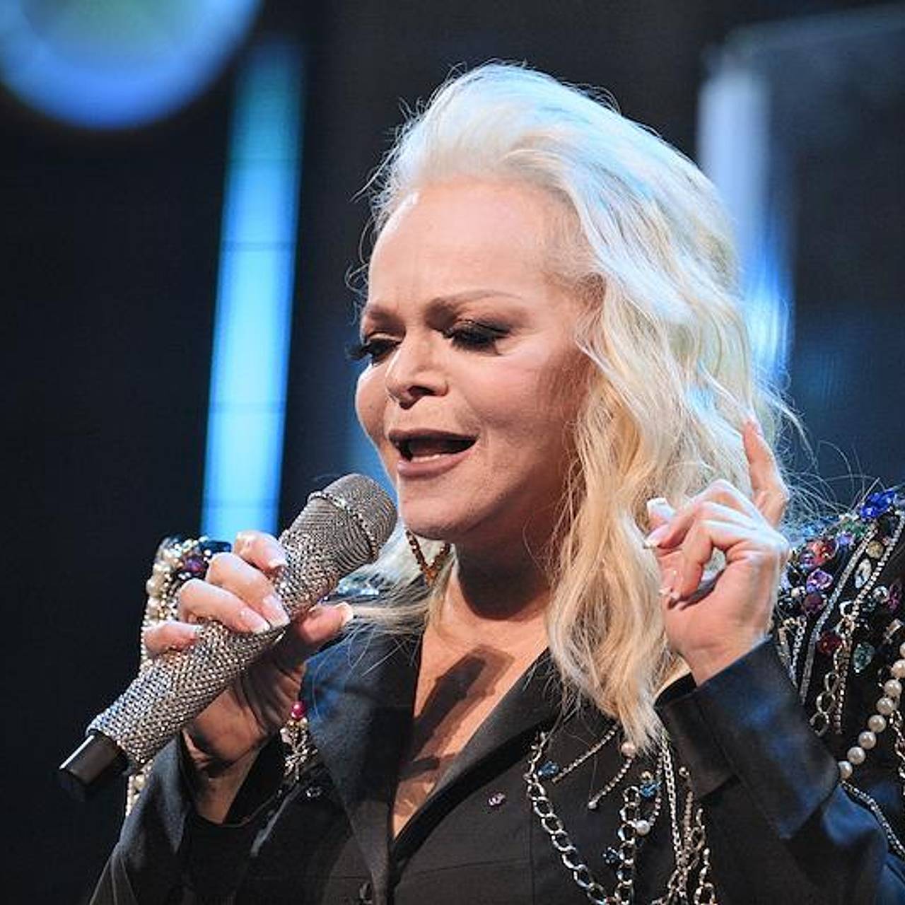 Стали известны подробности о второй квартире Долиной