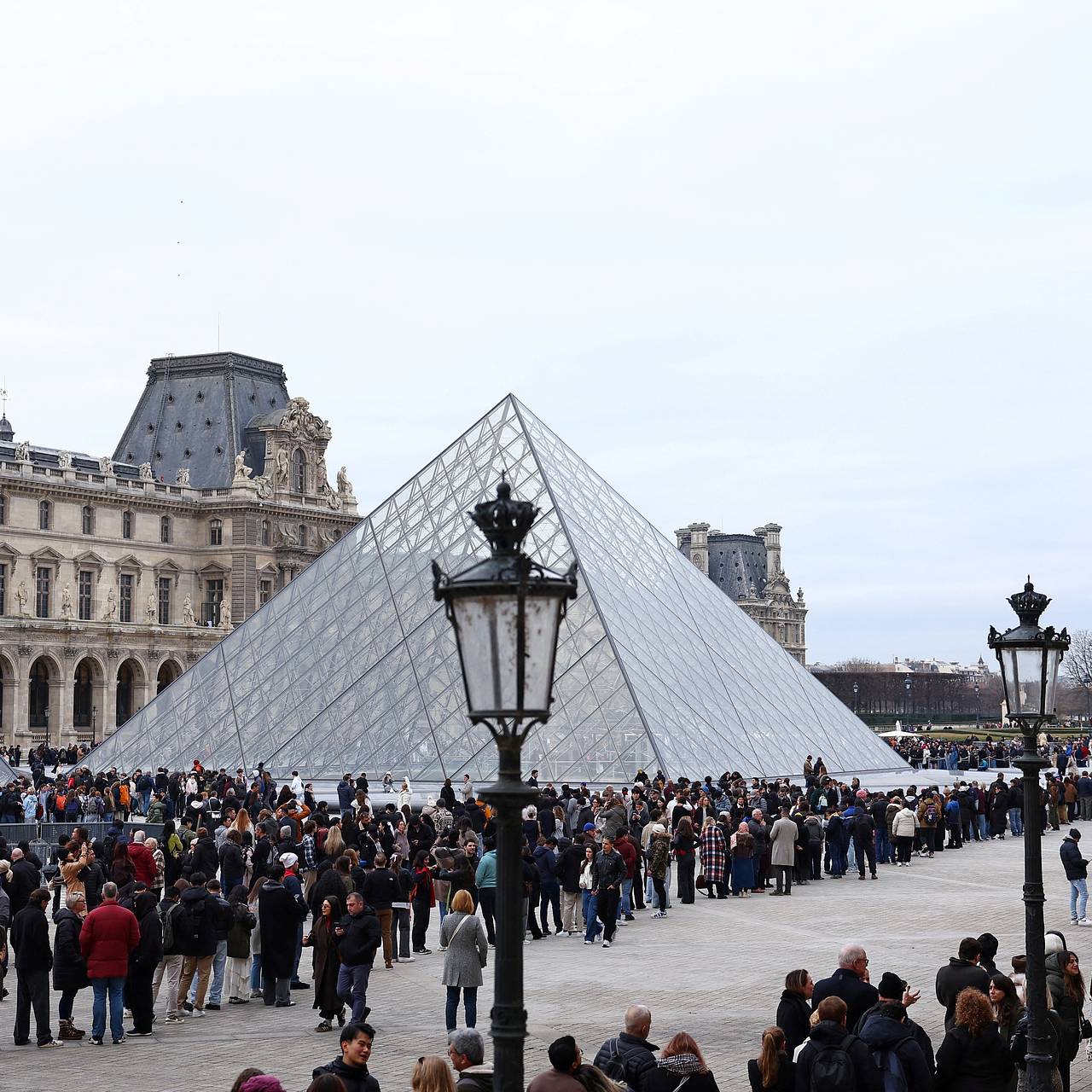 Лувр продолжил работу на фоне забастовки рабочих