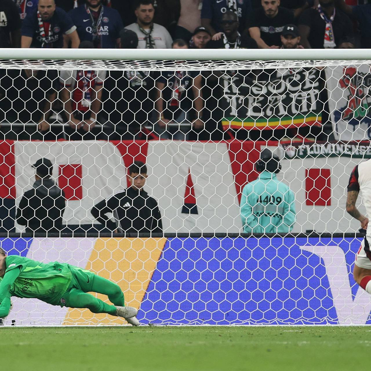 Сафонов отразил четыре пенальти и принес титул ПСЖ