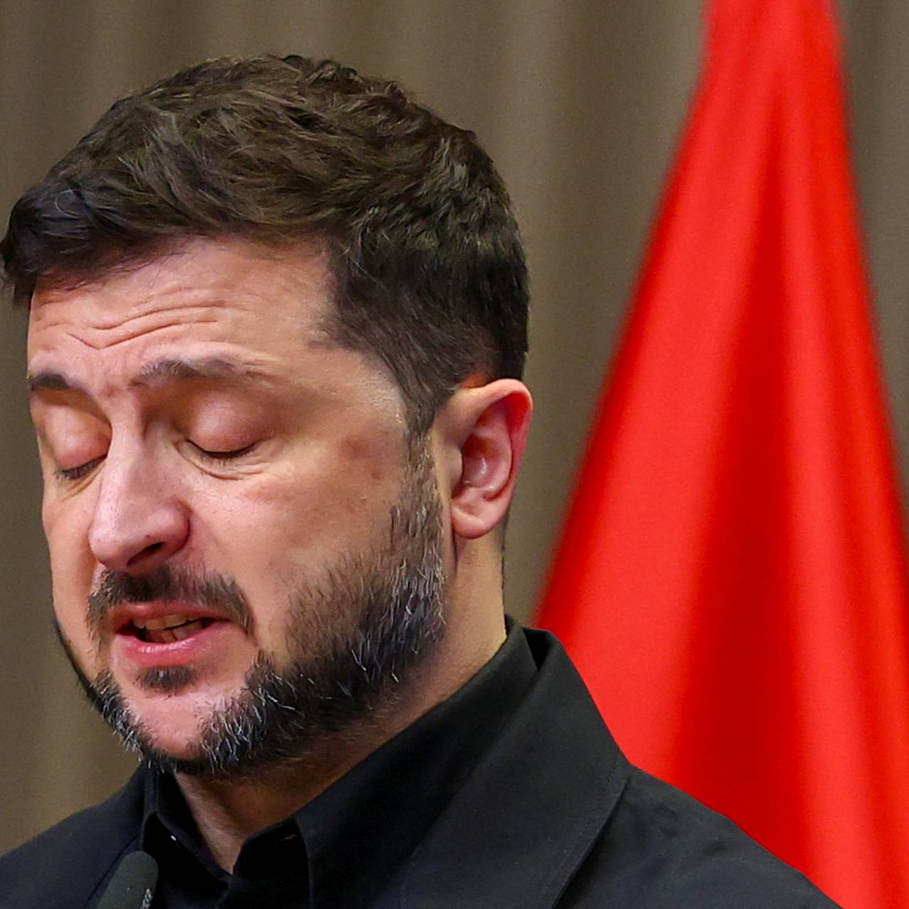 Зеленский предложил провести выборы президента онлайн