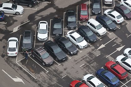 Россиянам дали советы при повреждении авто на парковке