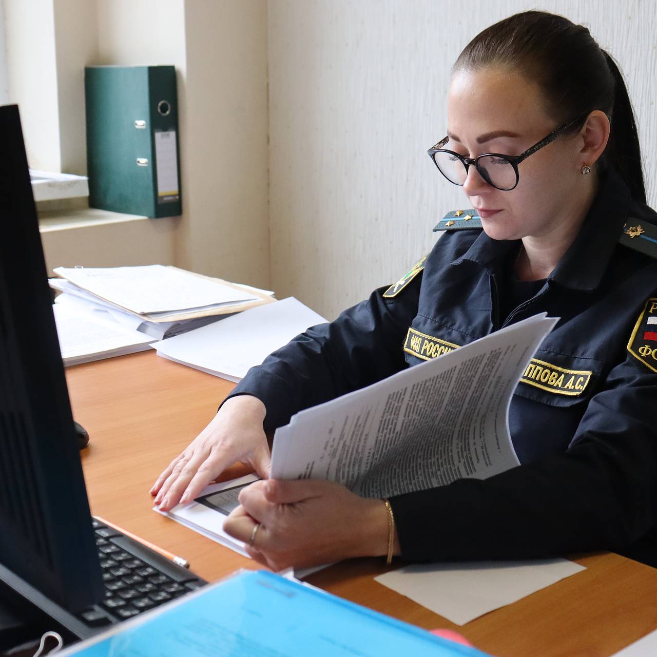 Россиянка превратила квартиру в свалку и приют для десятков кошек