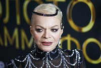 «Зашли куда-то не туда» Эффект зловещей Долиной, враги России и черный Гитлер: главные скандалы 2025 года 