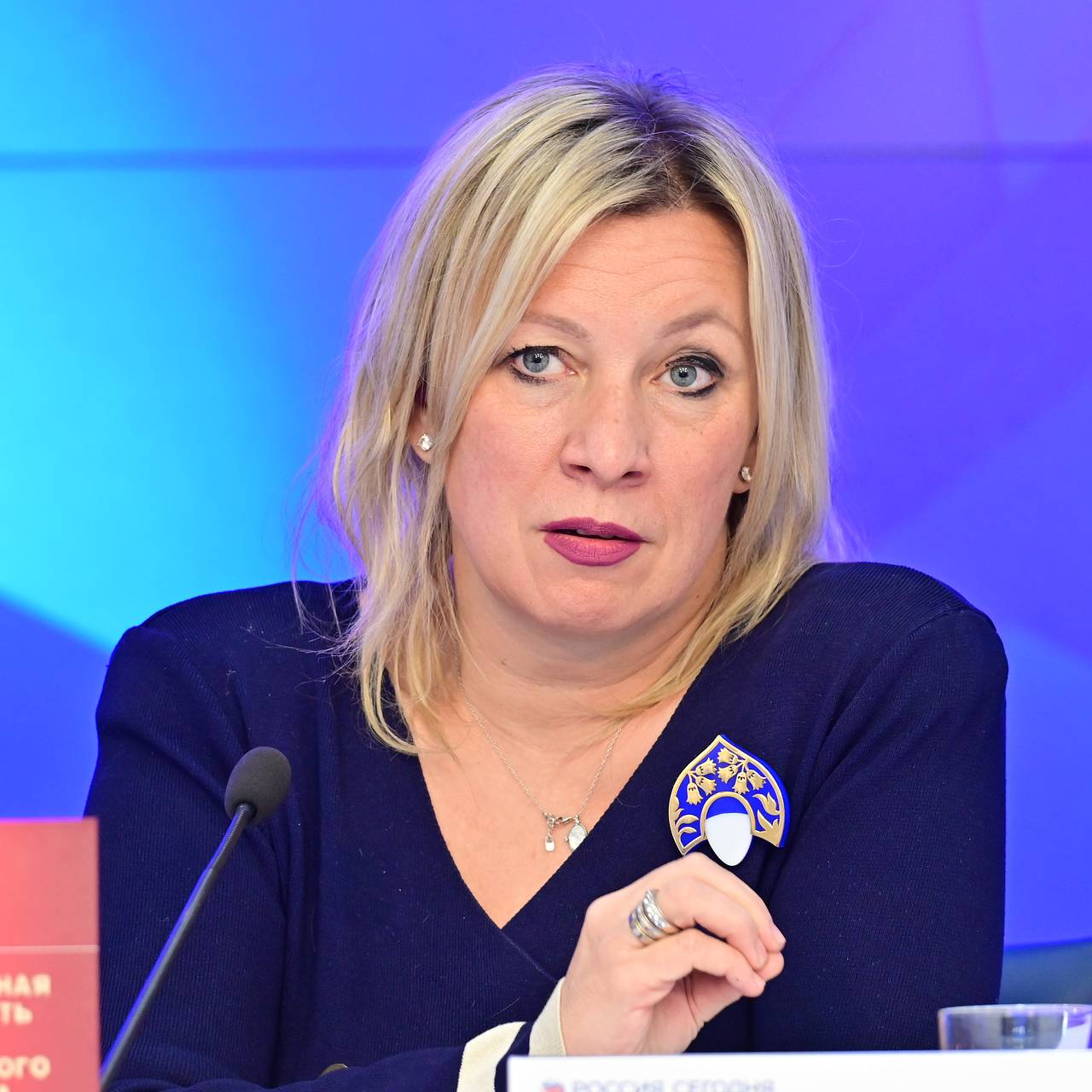 Захарова высмеяла слова Зеленского о Путине