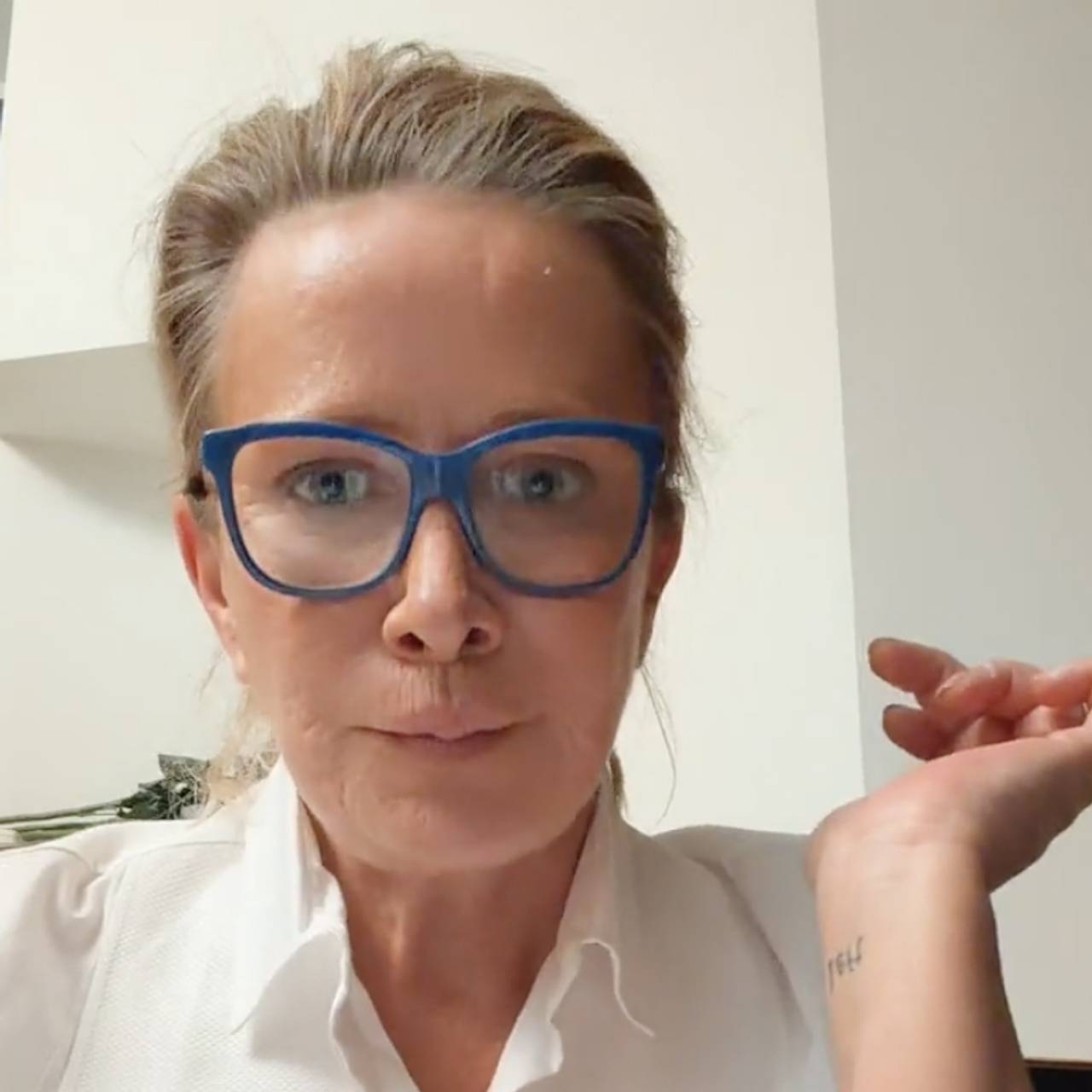 У российской блогерши в Одессе украли предназначенные для ВСУ драгоценности