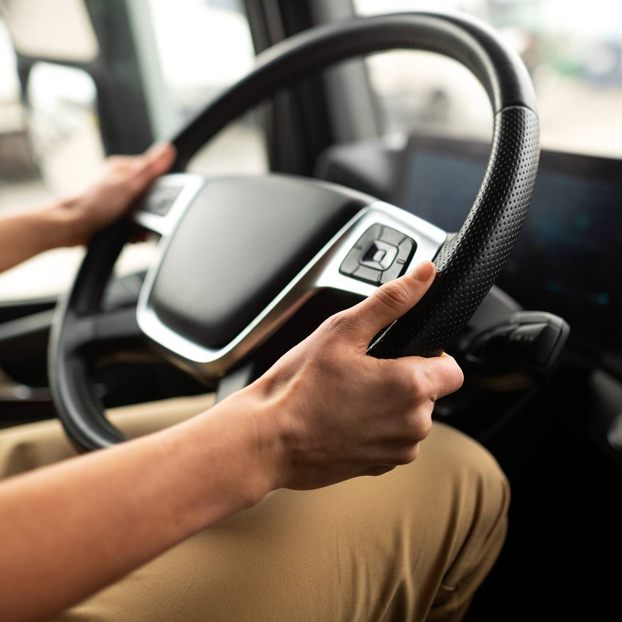 В Эстонии уволили водителя школьного автобуса за прослушивание речи Путина