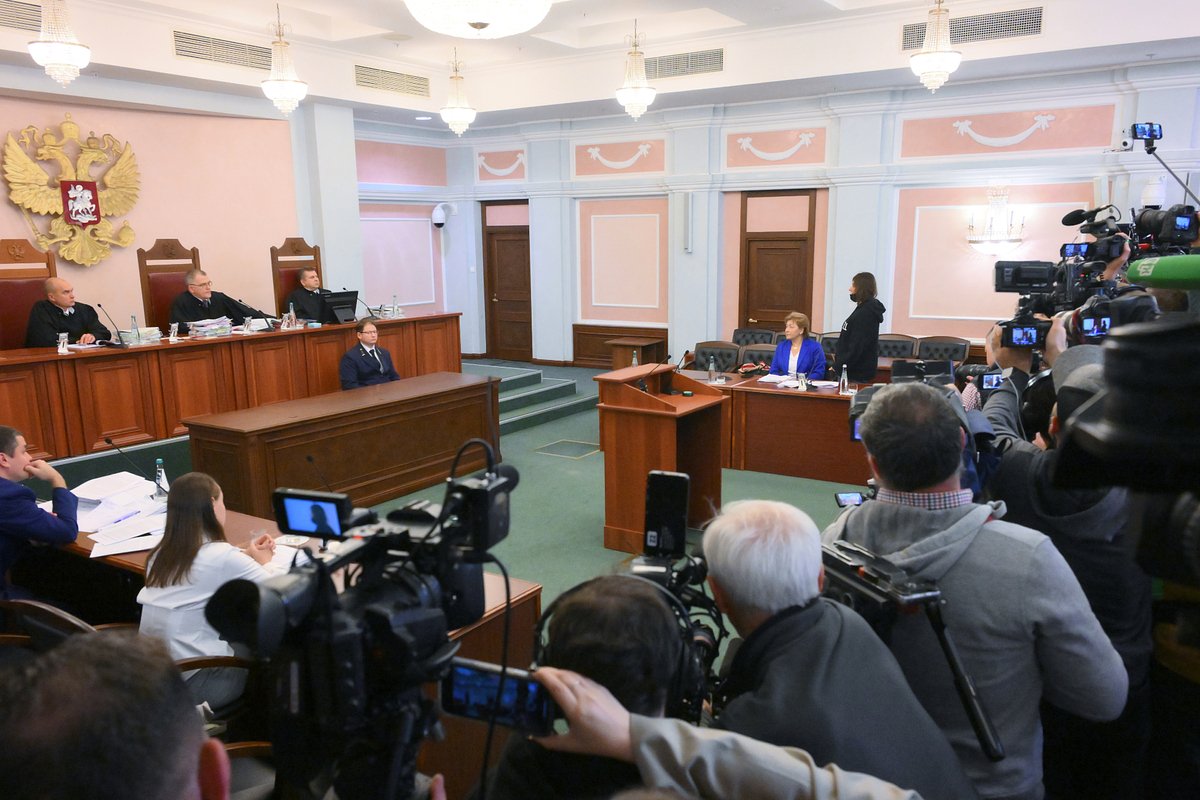 Адвокат Светлана Свириденко и покупательница квартиры Полина Лурье на заседании Верховного суда РФ