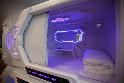 Пассажирка решила поспать в аэропорту Москвы и оказалась в ловушке в капсульном отеле