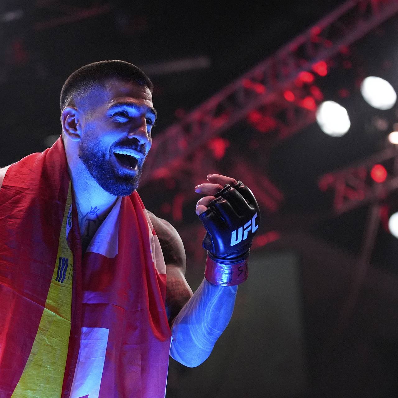 Чемпион UFC пообещал заставить Махачева сдаться на глазах Нурмагомедова