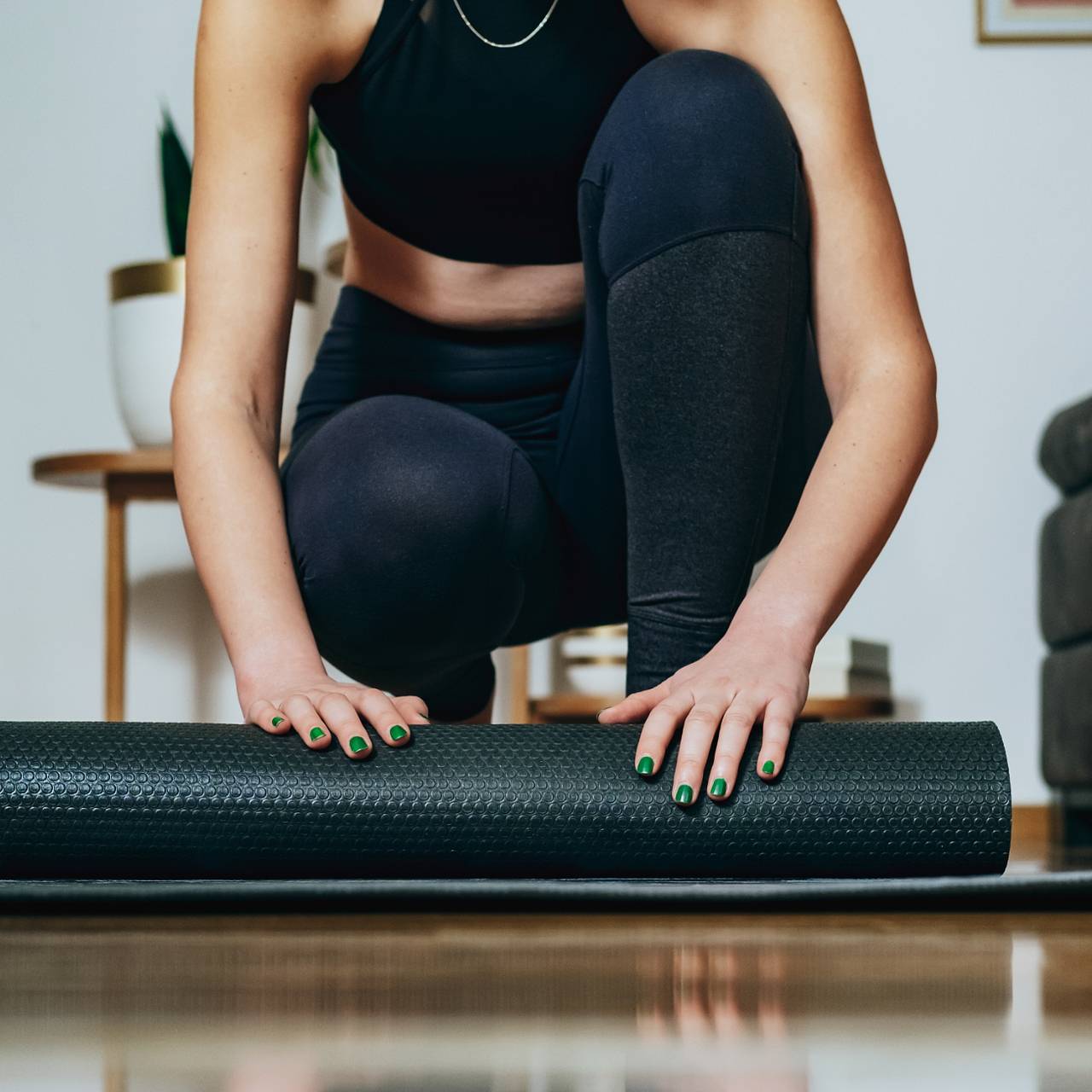 Российская сеть ресторанов создала новую позу для йоги