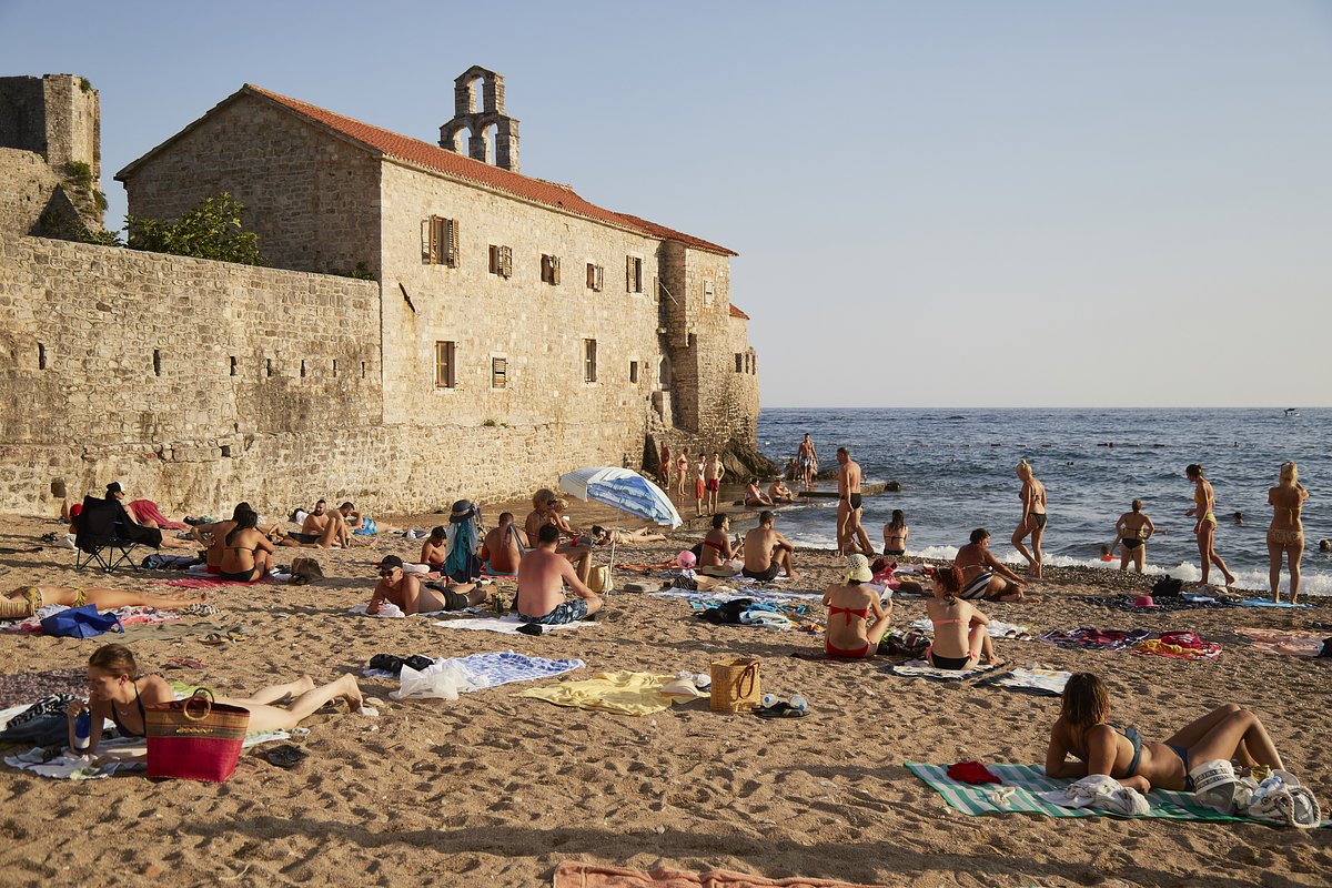 Летний день на побережье Будвы, 2020 год