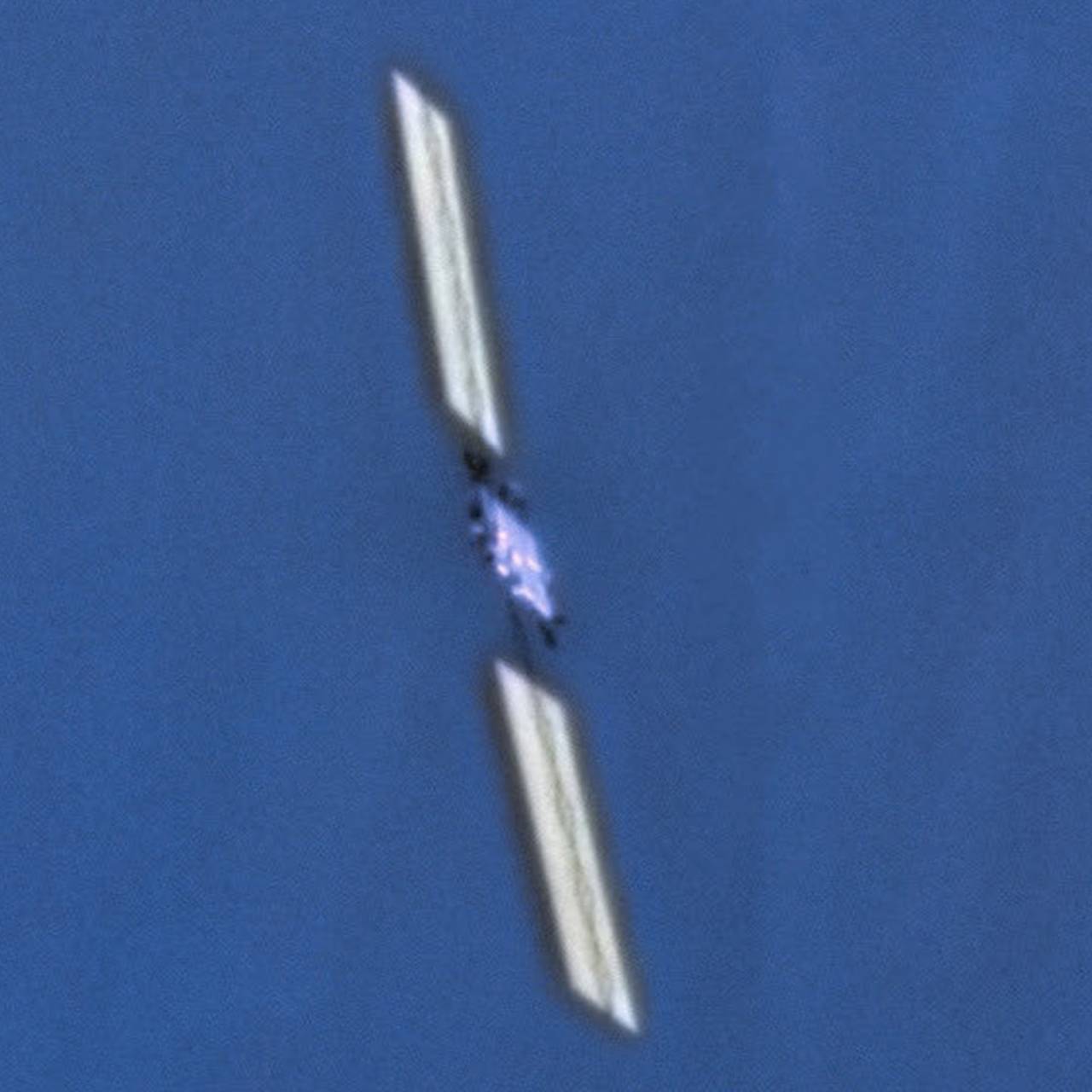 Упавший с орбиты спутник Starlink попал на фото