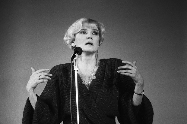 Вера Алентова в 1987 году