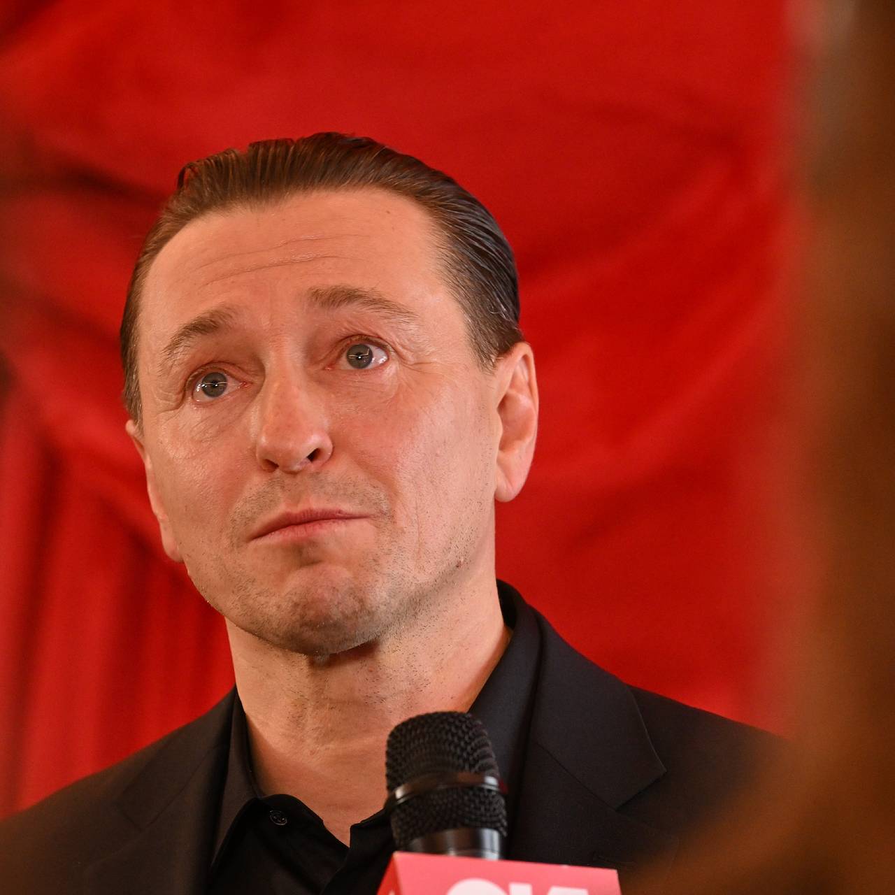 Раскрыт размер требуемой Безруковым компенсации за продажу масок с его лицом