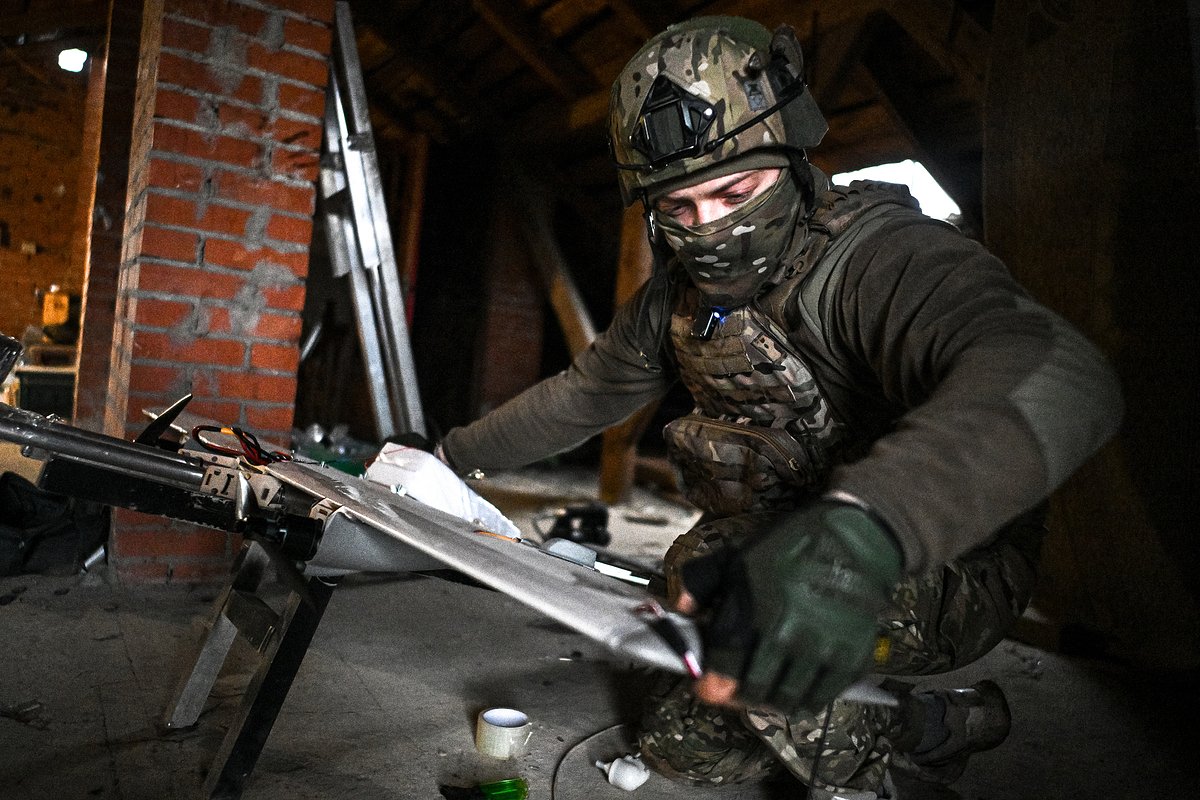 Военнослужащий 37-го мотострелкового полка 25-й общевойсковой армии группировки войск «Запад» на Краснолиманском направлении СВО, 4 декабря 2025 года