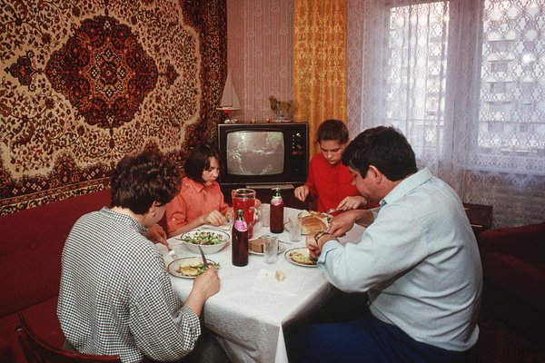 View - Цветное телевидение: история в СССР, в мире: Интернет: Интернет и СМИ: Lenta.ru