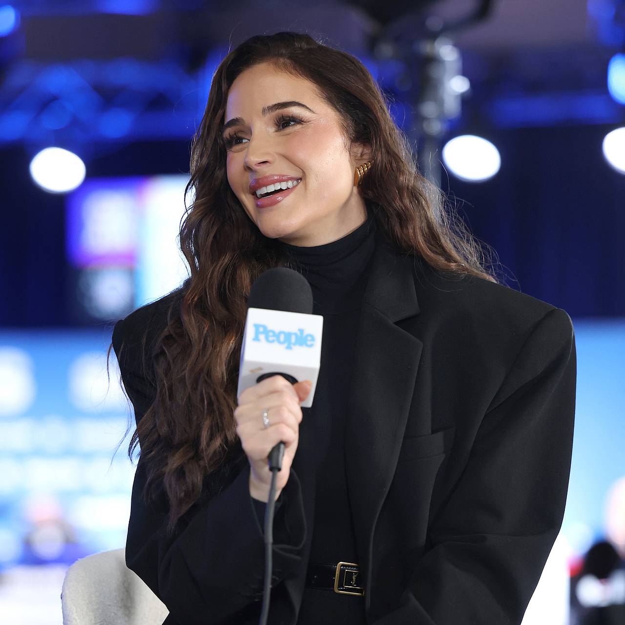 Бывшая &laquo;Мисс Вселенная&raquo; раскрыла модную ошибку во время шторма на Суперкубке