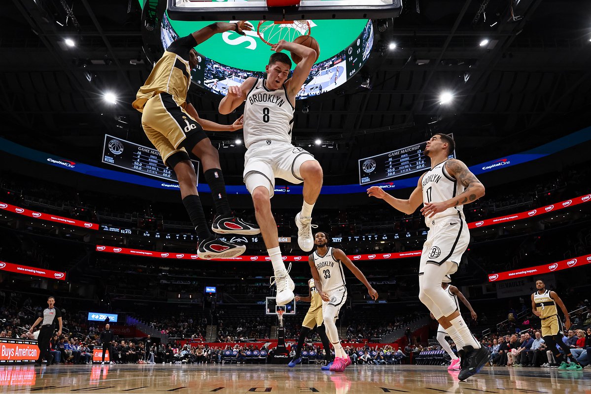 Билал Кулибали забивает сверху через Егора Демина