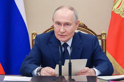 Путин понизил возраст принесения присяги при получении гражданства России