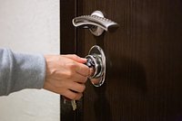 Молодая россиянка поверила мошенникам и лишилась квартиры 