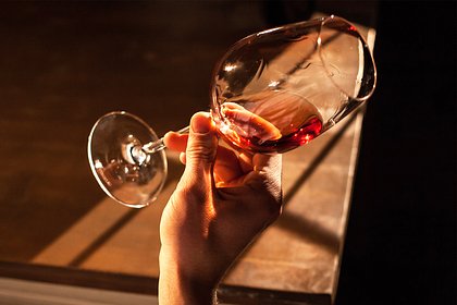 Нарколог назвал способы уменьшить выраженность похмелья