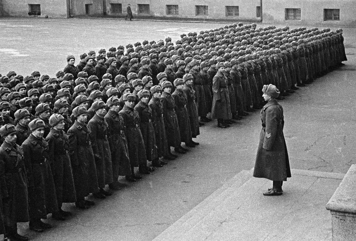 Построение на плацу, 1939 год