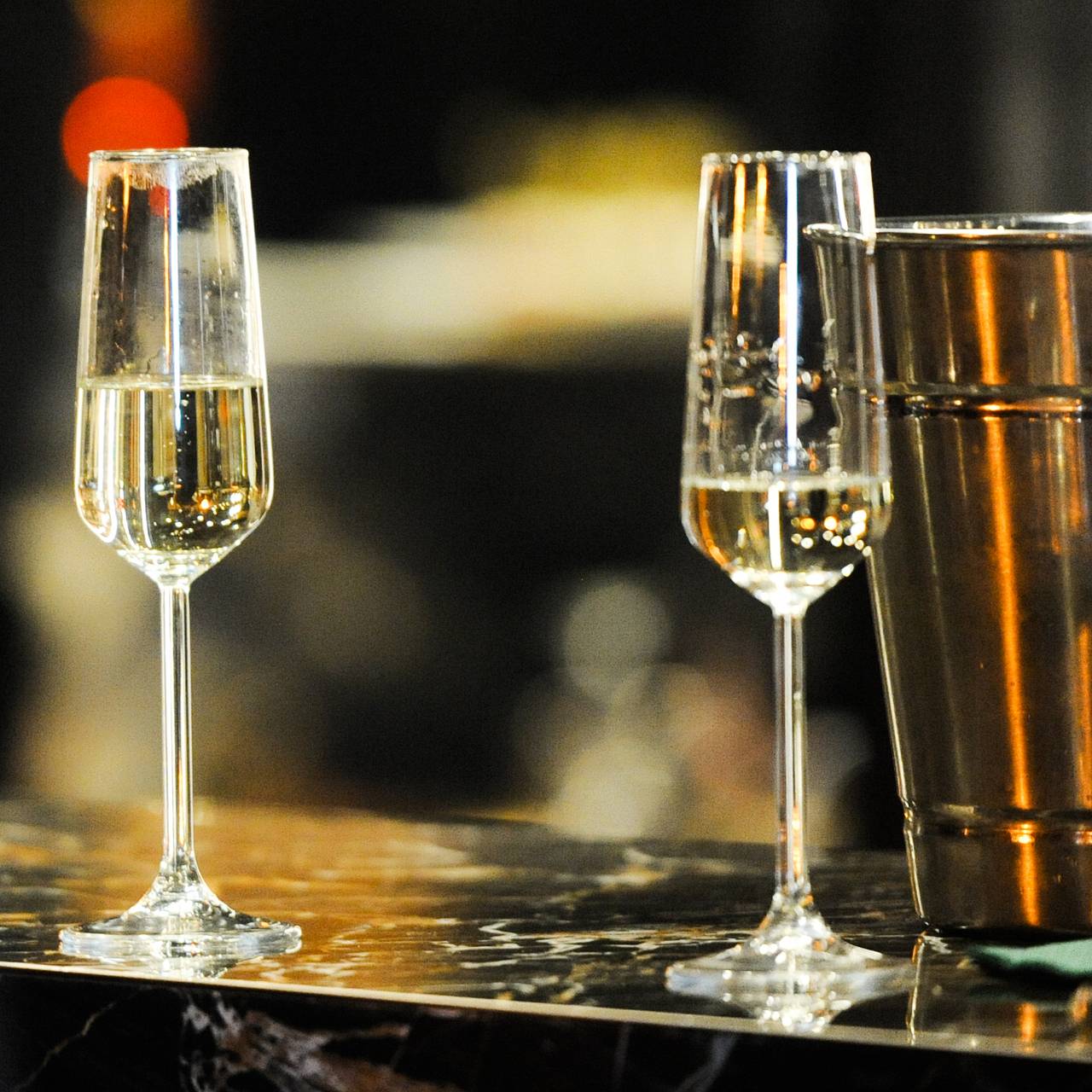 Россиянам назвали допустимую дозу шампанского в новогоднюю ночь