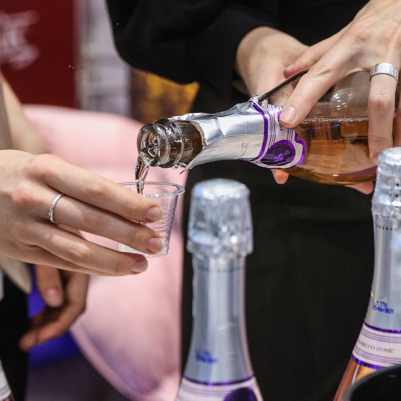 Одна страна Евросоюза вернулась в список основных поставщиков игристого в Россию