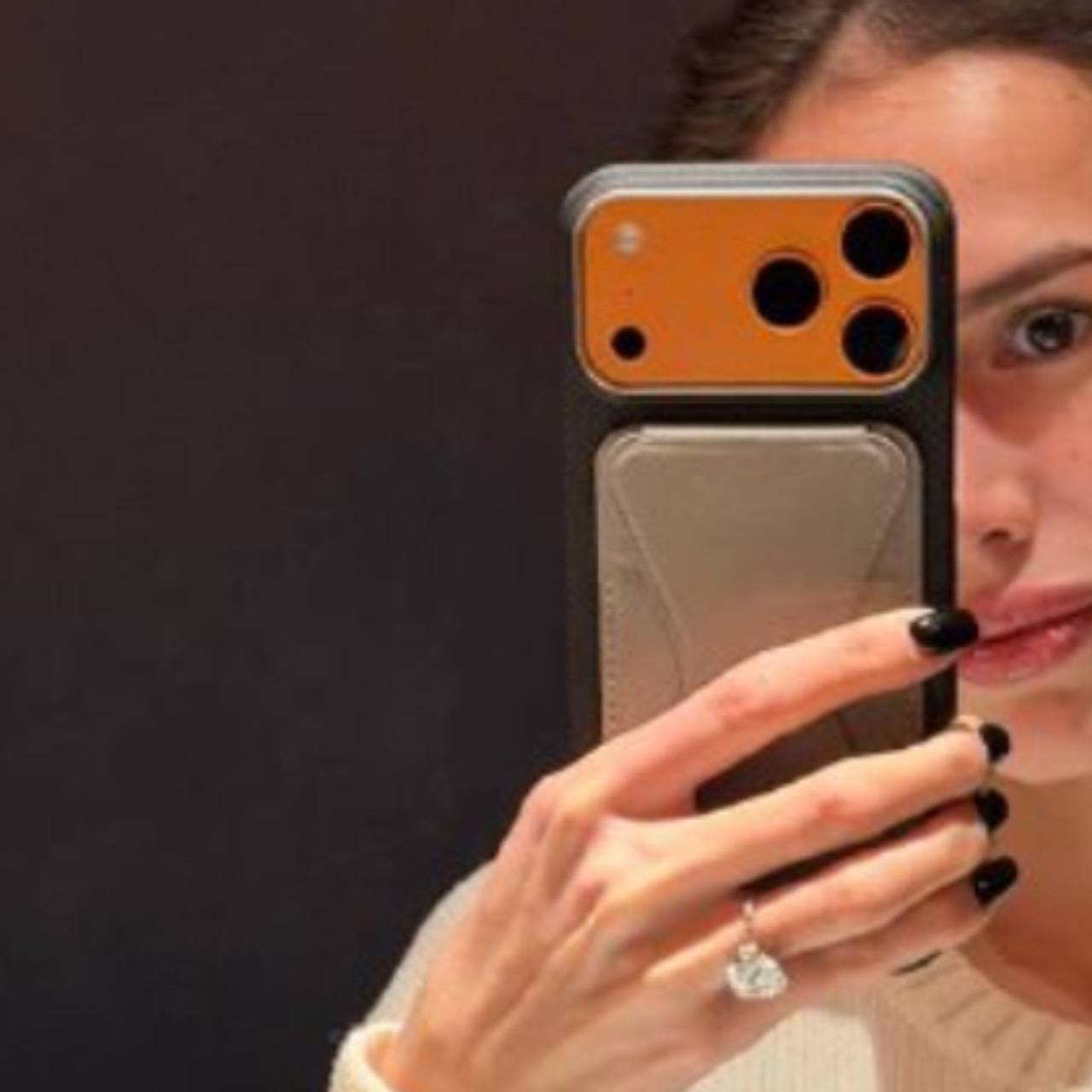 Загитова показала фото с кольцом на безымянном пальце