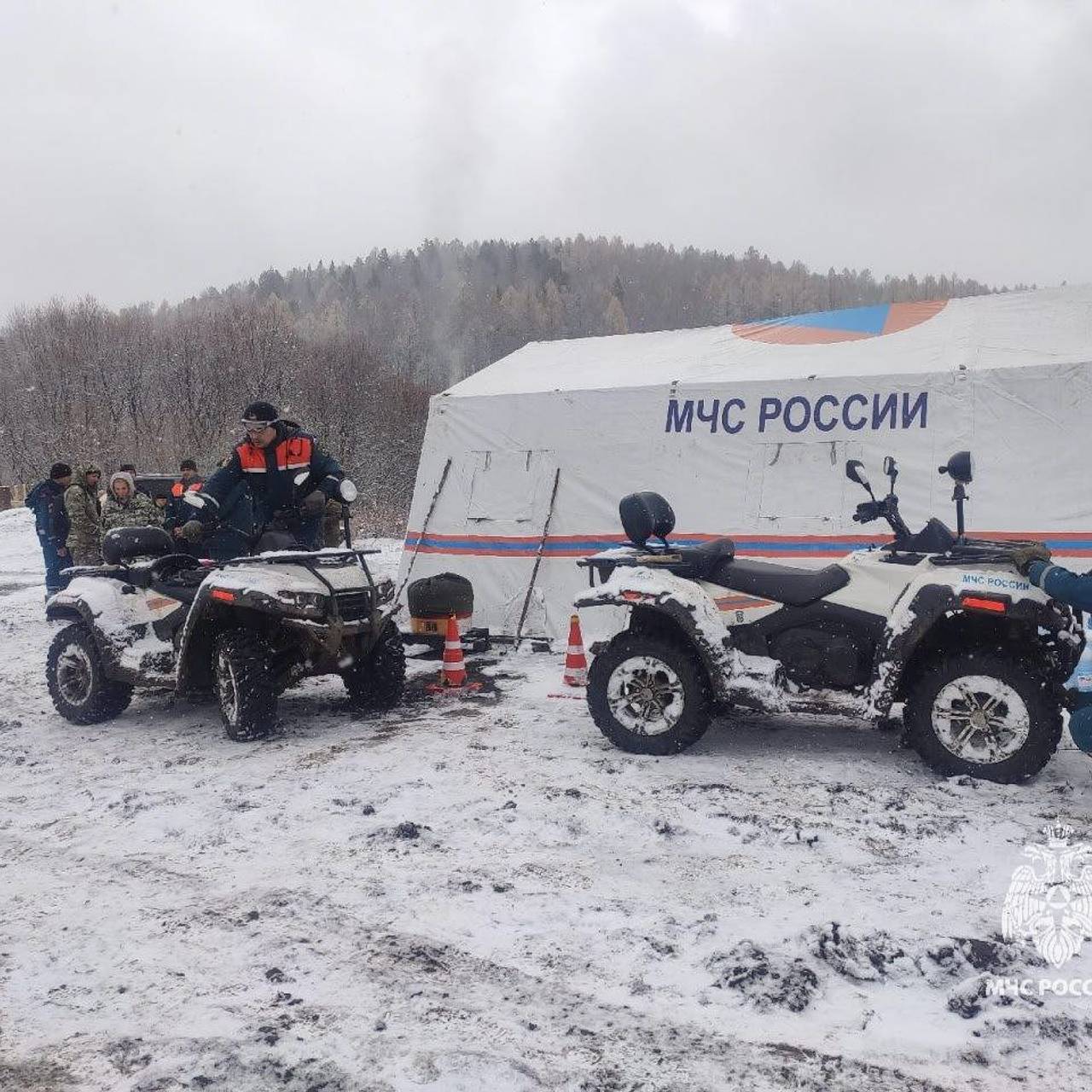 Следователи осмотрели пещеры в районе поисков семьи Усольцевых