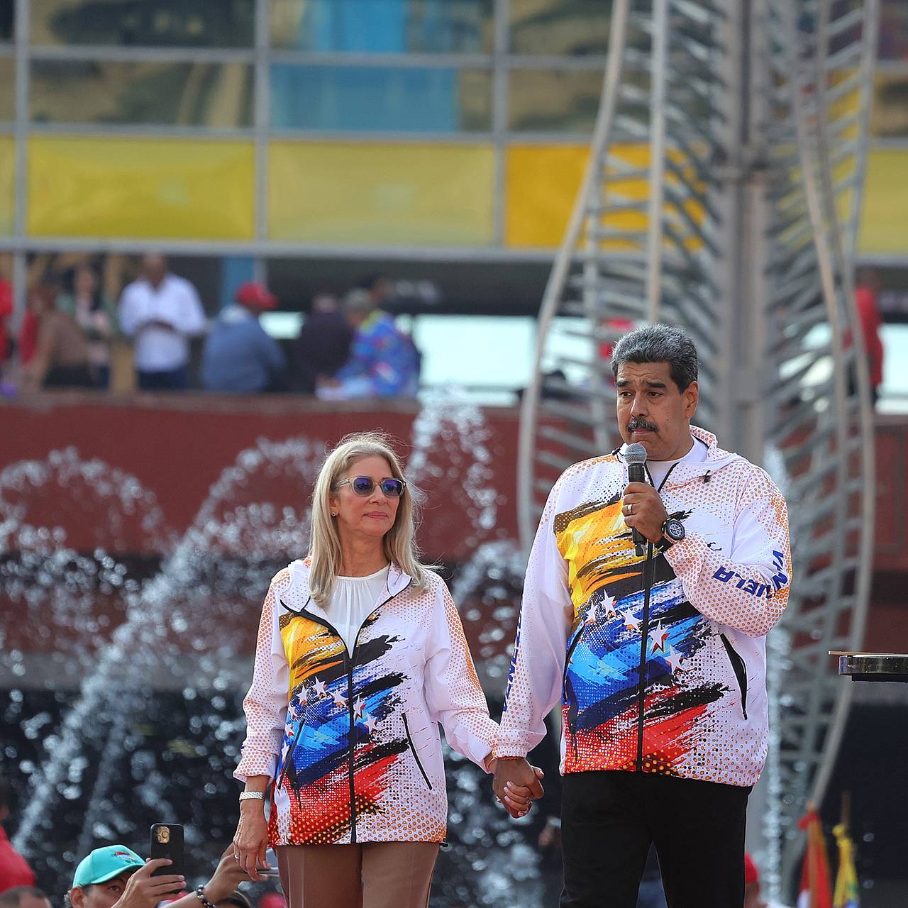 Лукашенко рассказал о предложении супруге Мадуро перед захватом