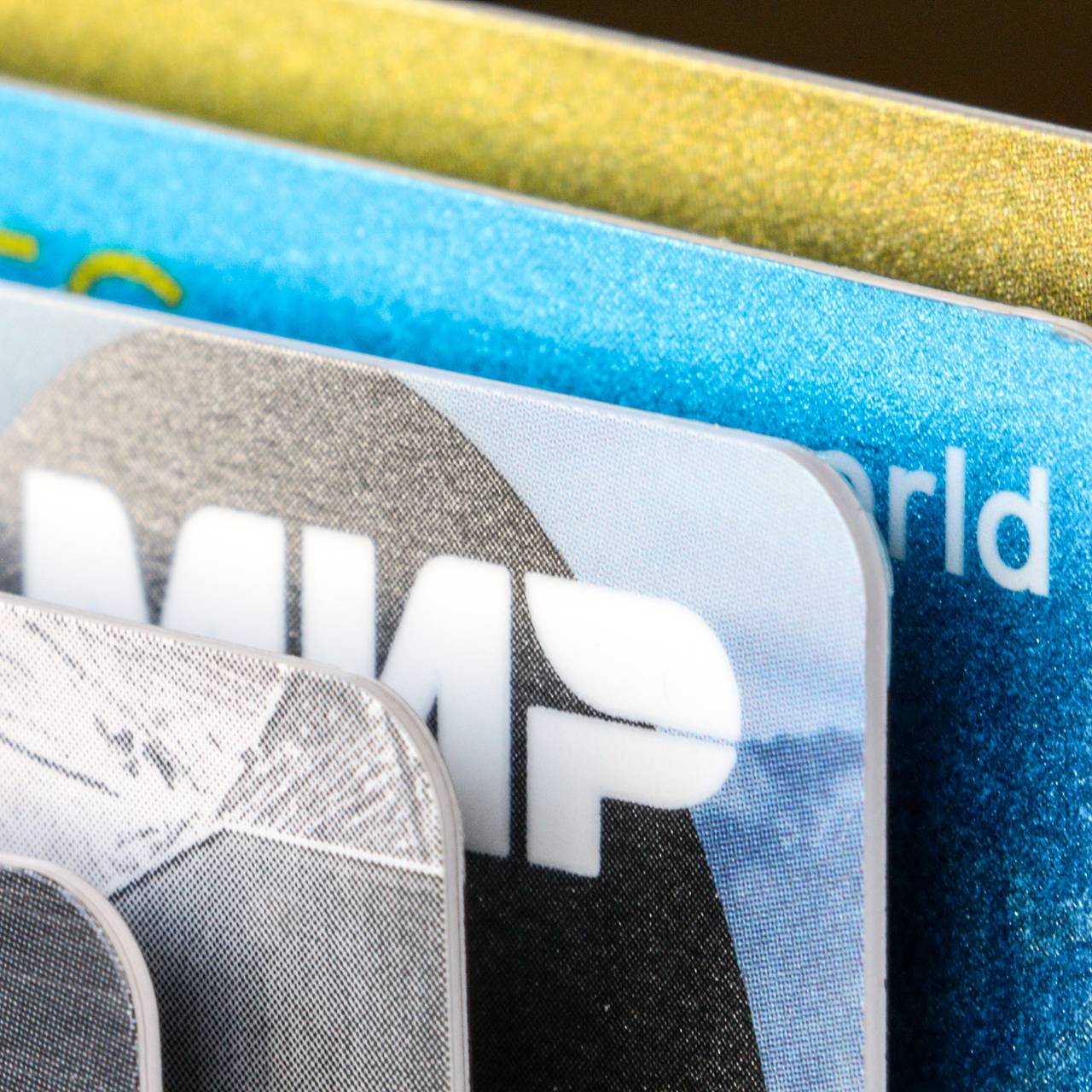 Россиян предупредили о штрафах за переводы денег на карту