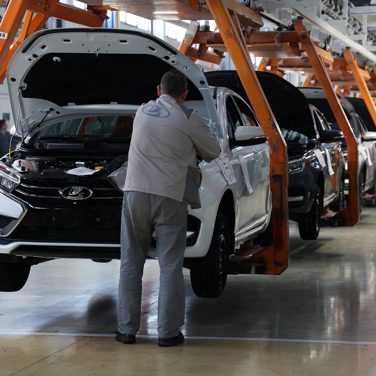 &laquo;АвтоВАЗ&raquo; вернулся к пятидневной рабочей неделе