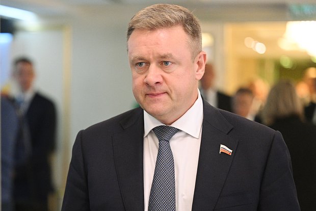 Николай Любимов