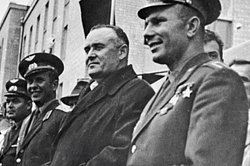 Сергей Королев (в центре)