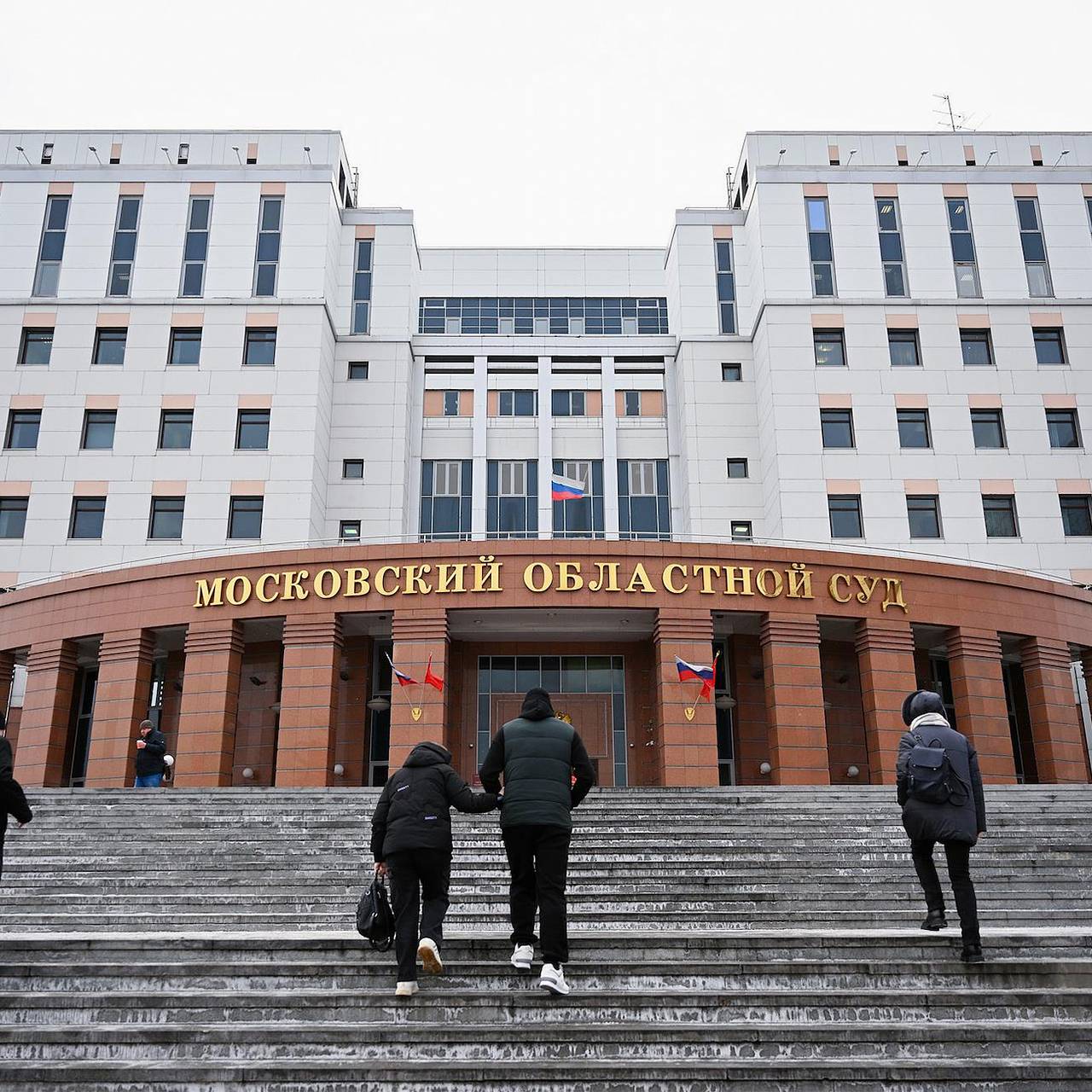 Жену обвиняемого в расправе над сыном легенды российского рока допросят в суде