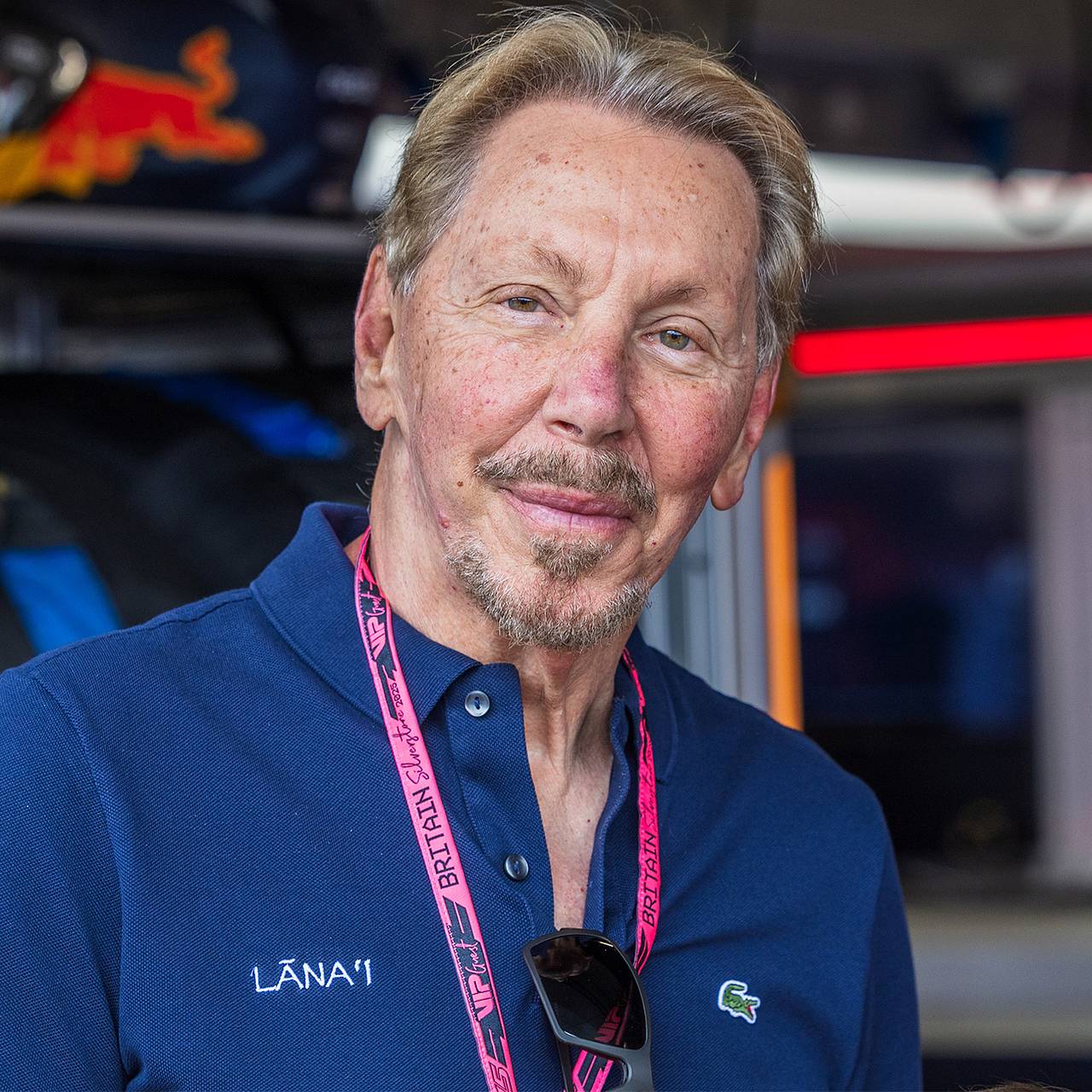 Миллиардер в спешке переименовал яхту из-за отзеркаленного названия &laquo;я нацист&raquo;