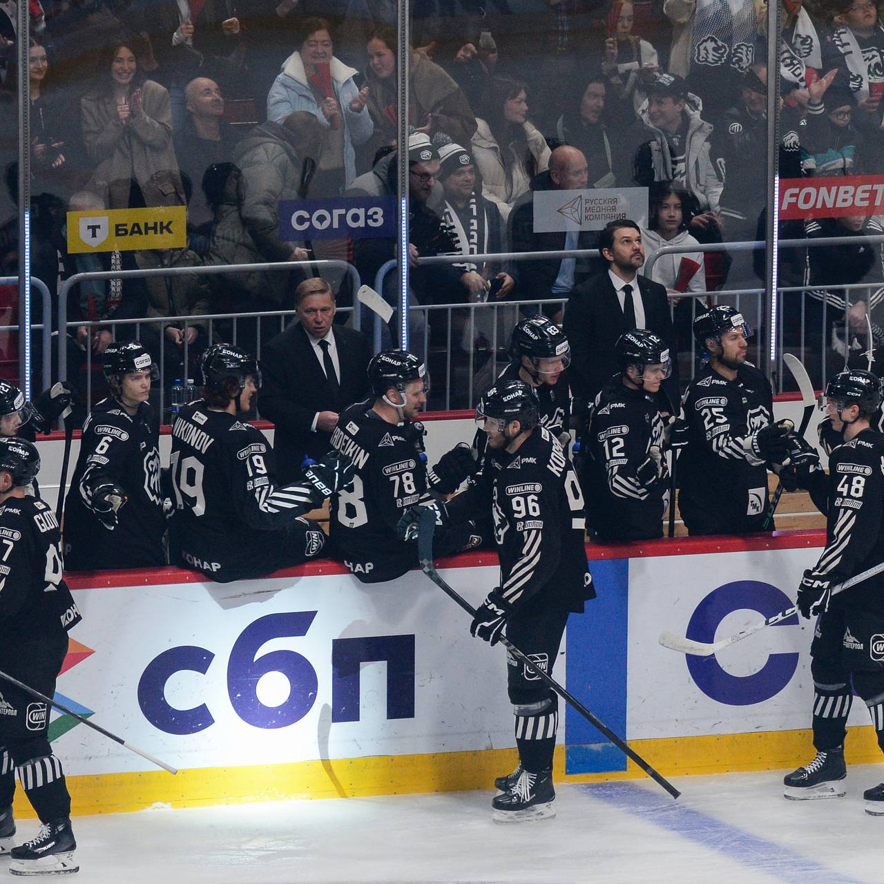 Хоккеистов клуба КХЛ обвинили в пьяном дебоше