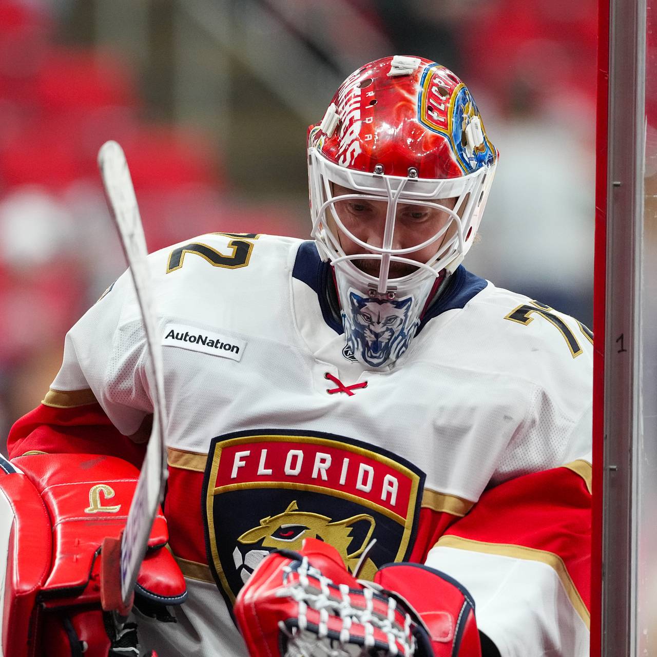 Названный Трампом легендарным российский вратарь впервые пропустил девять шайб в НХЛ