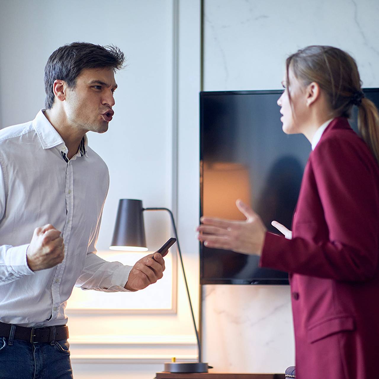 Психолог назвал мужчин главным источником конфликтов на работе и объяснил причину этого