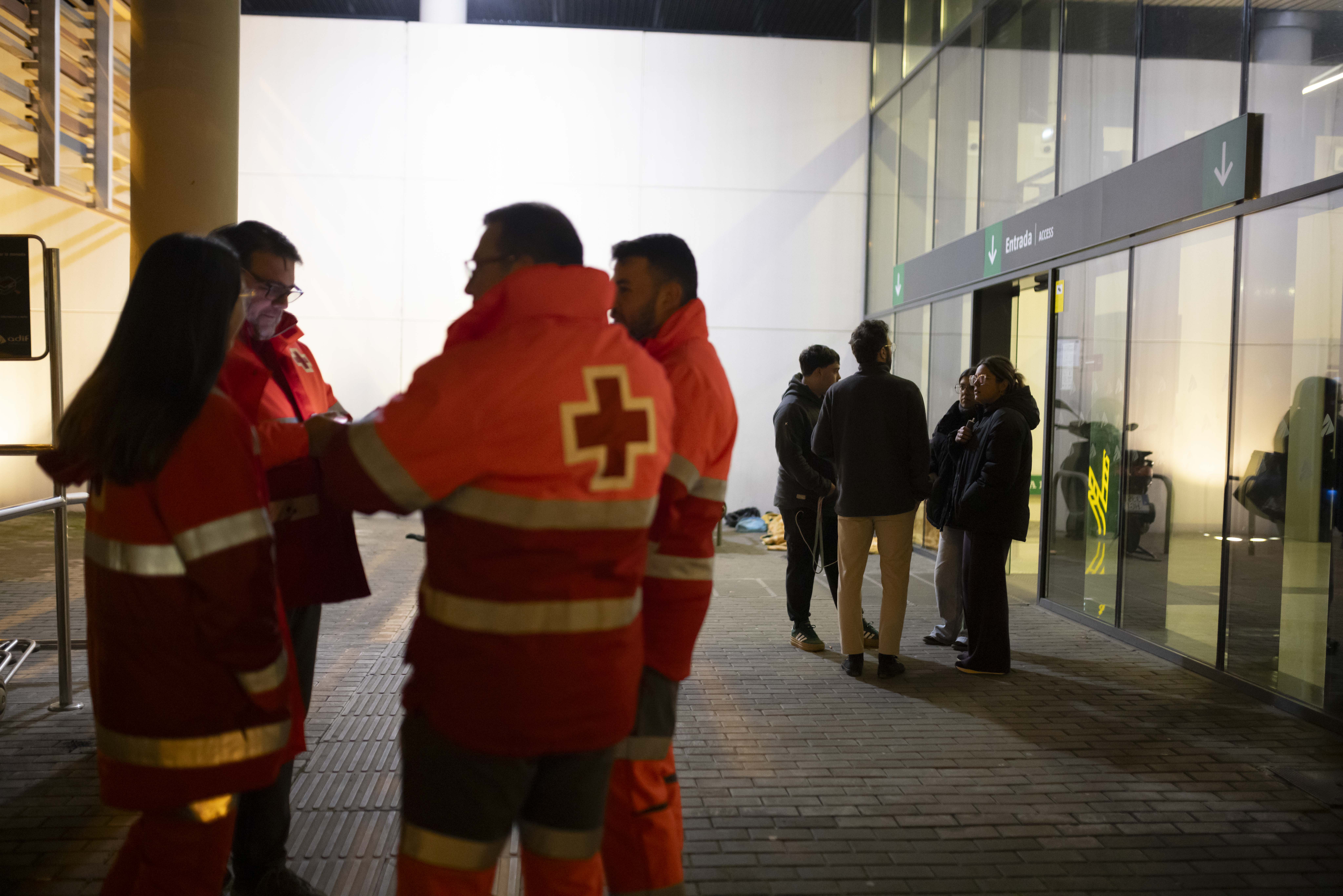 В&nbsp; Испании при сходе поездов с рельсов погибли более 20 человек