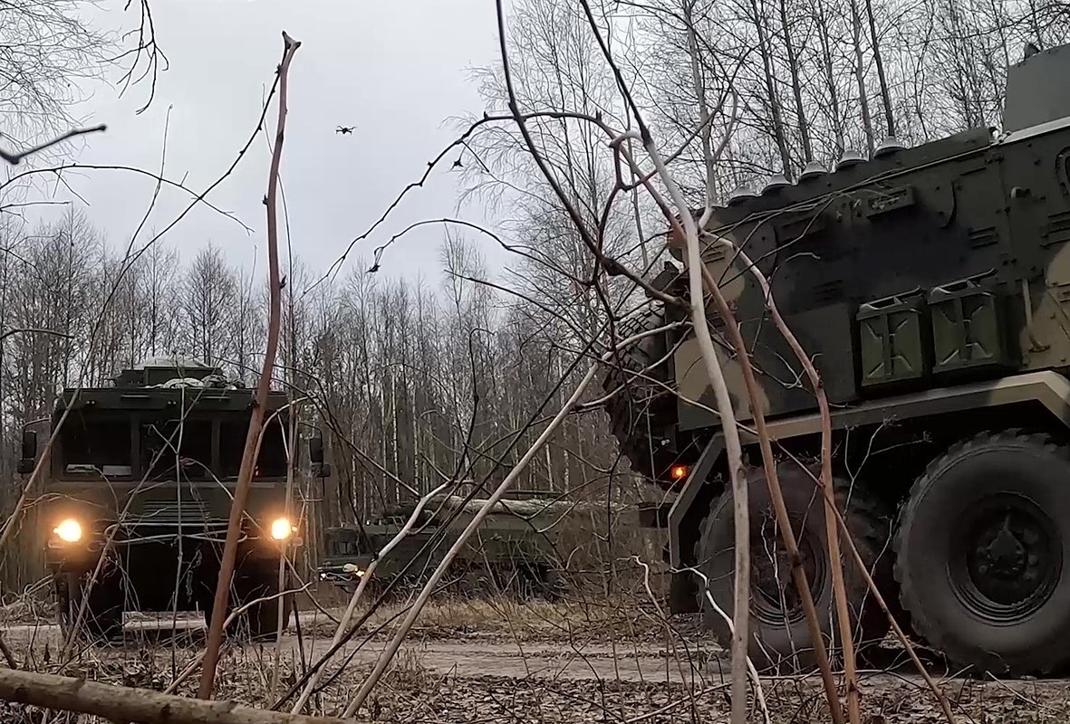 Подвижный грунтовый ракетный комплекс «Орешник»