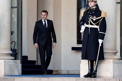 Макрон предложил организовать в Париже встречу с участием России