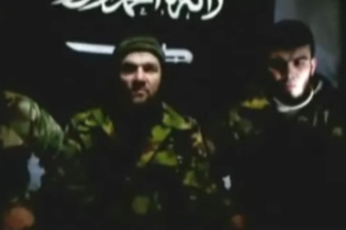 Доку Умаров (слева) и Магомед Евлоев