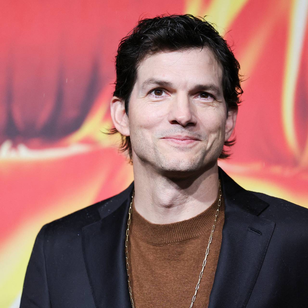 Эштон Катчер прокомментировал слухи об отказе с Милой Кунис от душа