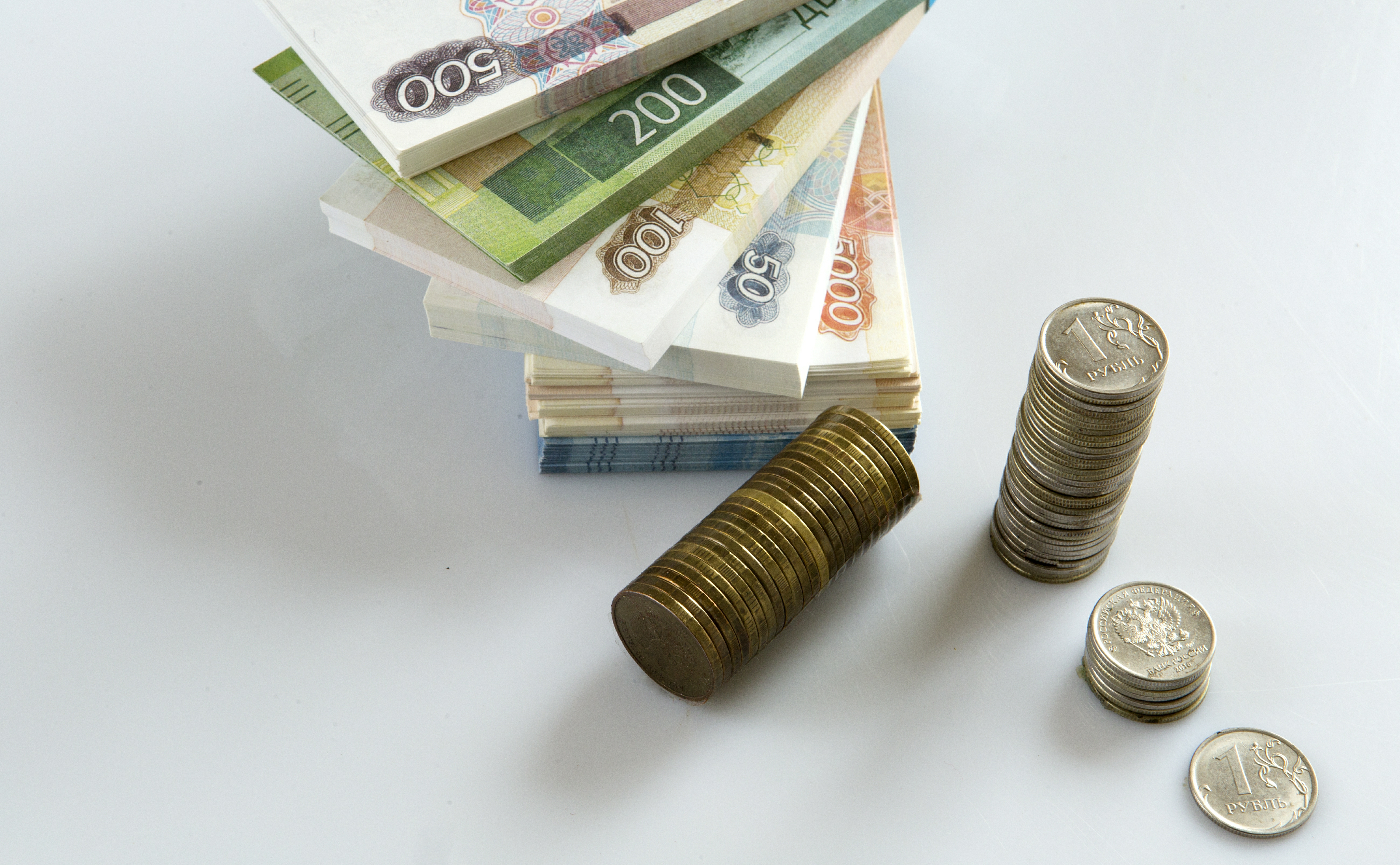 Россияне&nbsp; объяснили невозможность накопить на первый взнос по ипотеке