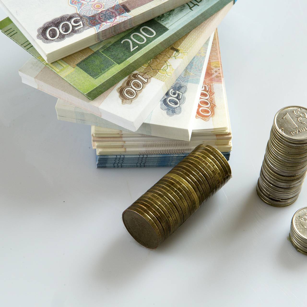 Россияне объяснили невозможность накопить на первый взнос по ипотеке